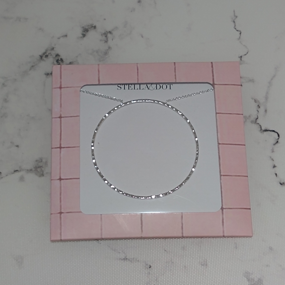 Stella & Dot Essential Hammered Hoop